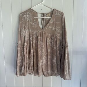 Women's Long Sleeve Altar'd State Beige/White Floral Paisley Size Small